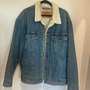 Levi’s Men’s Sherpa lined denim jacket 2XL